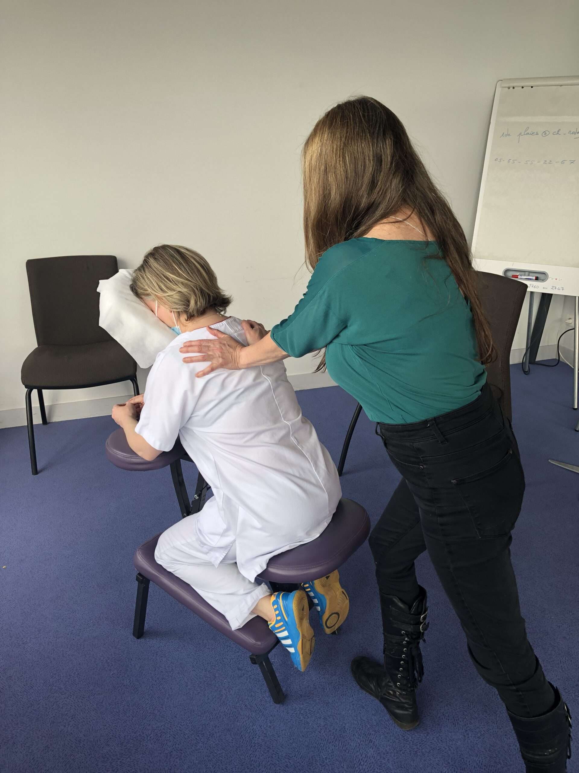 Séances de massage assis - organisées en partenariat avec la MNH