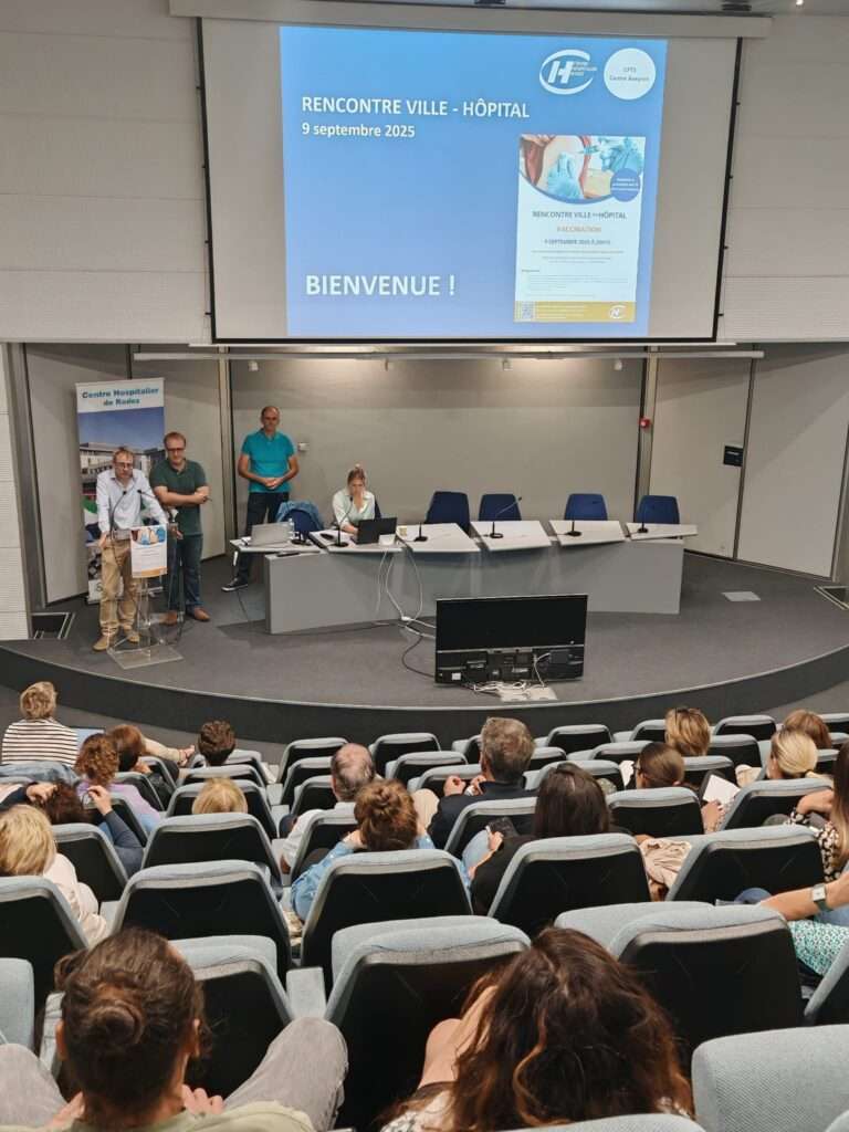 Amphithéâtre des archives départementales durant le discours d'ouverture