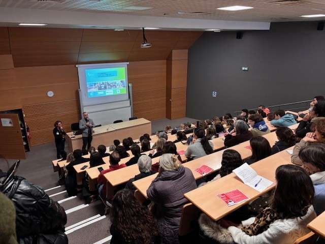 Discours de monsieur PRÉVOTEAU, directeur des établissements de la direction commune dans l'amphithéâtre de l'IFMS